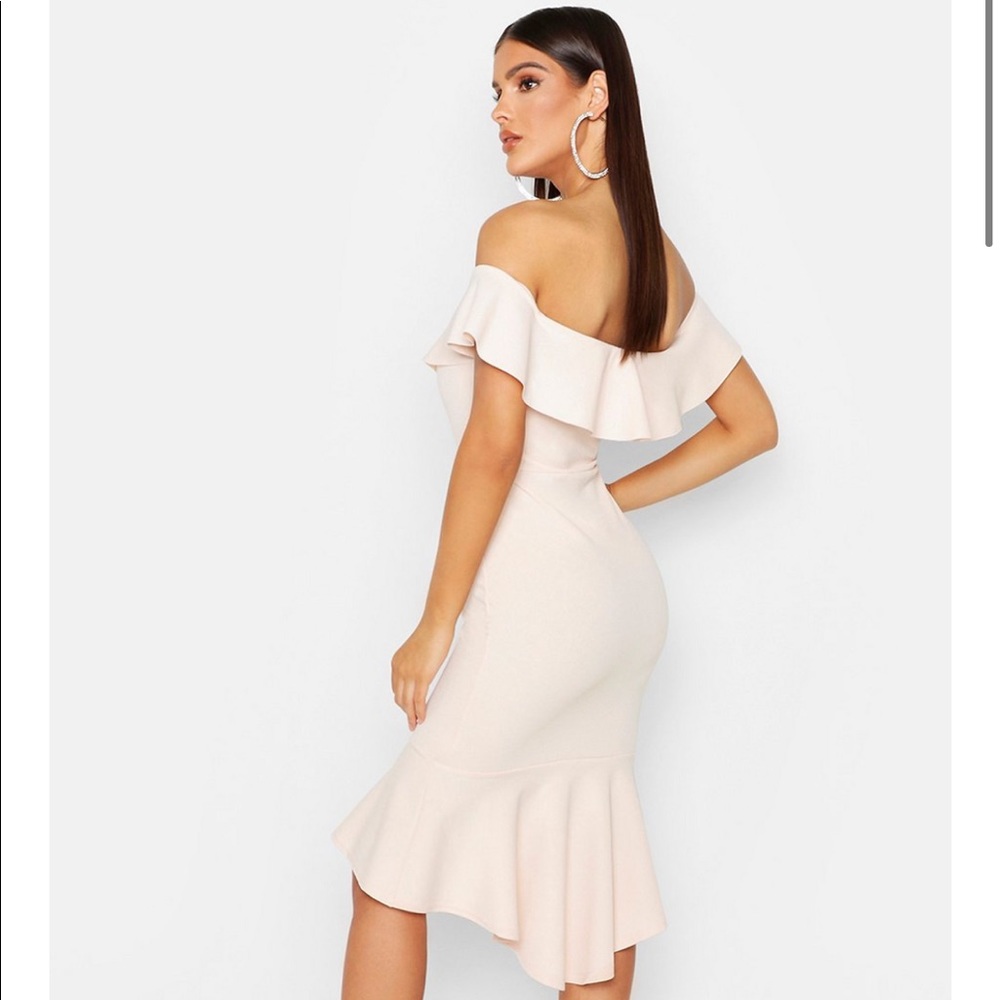 BooHoo Off The Shoulder Ruffle Hem Midi Dress - Picture 2 of 4